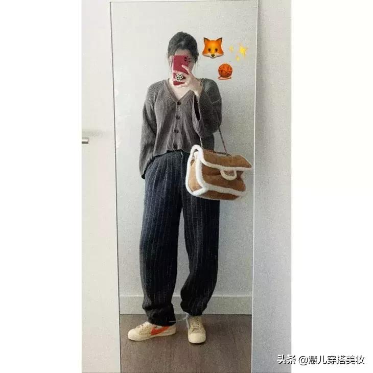 针织开衫加阔腿裤春,黑色v领针织小开衫搭配阔腿裤