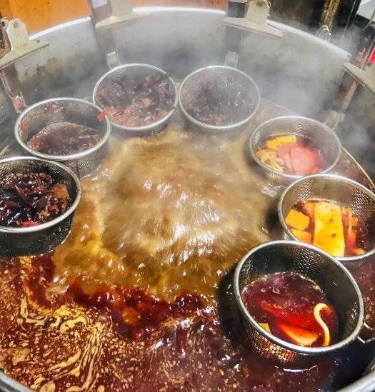 藏着人间烟火气的麻辣烫老店,麻辣烫特别好吃的一家