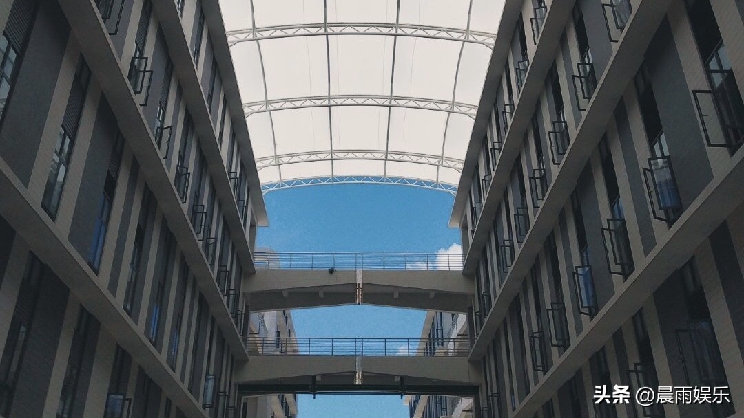 售卖虞书欣朋友圈内容，入侵河正宇手机，疯狂粉丝毁了多少艺人