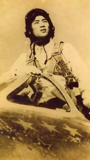 1986年扫地大爷暴露身份,解放后击落美国飞机的老英雄