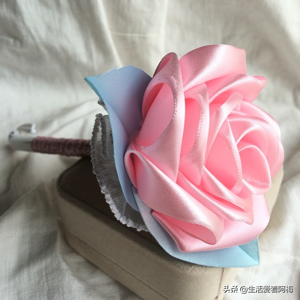 什么纸花送给老师做教师节礼物呢,教师节送给老师一束花手工礼物