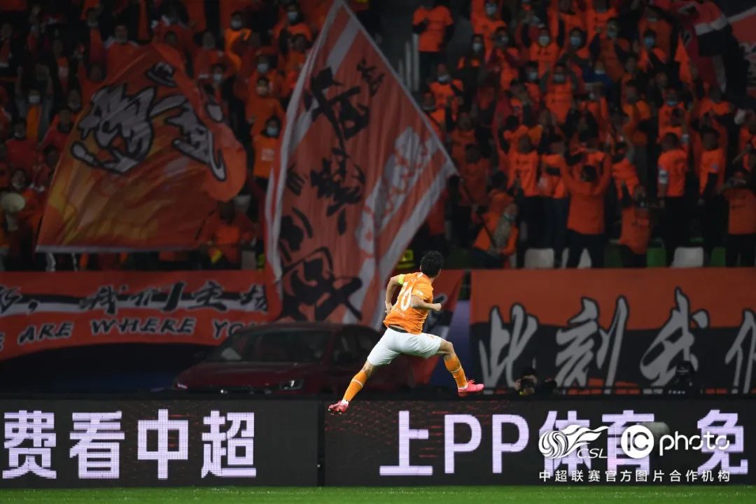 前线丨武汉卓尔总比分3:2战胜浙江能源绿城，成功留在中超