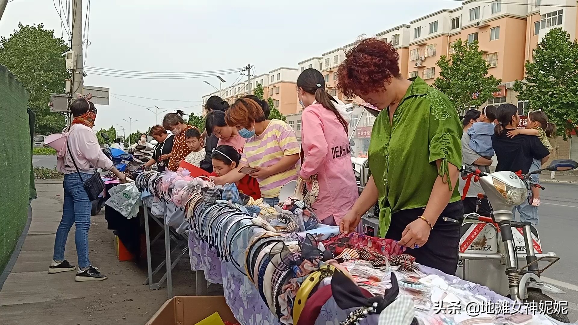 啥火我卖啥,杂货铺的摊位,为啥生意都不好?这1点很多人不知道