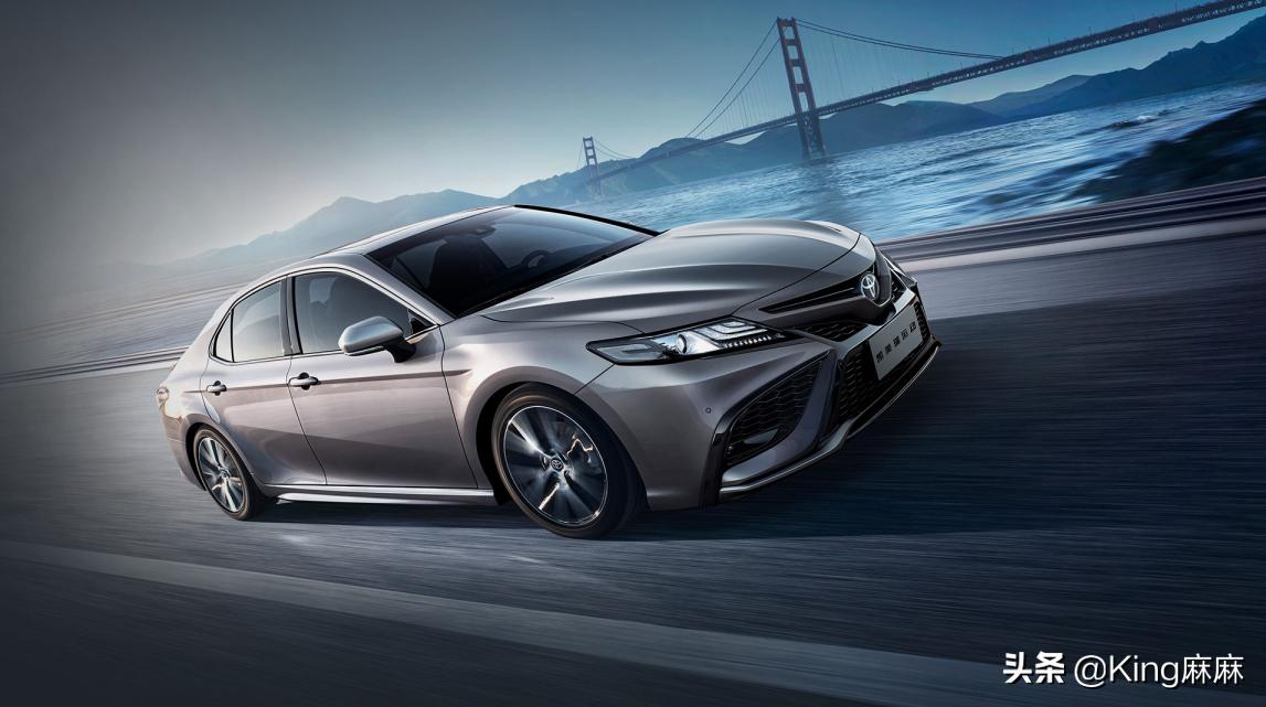 全新凯美瑞混动与燃油版的区别,凯美瑞混动和燃油版有哪些区别