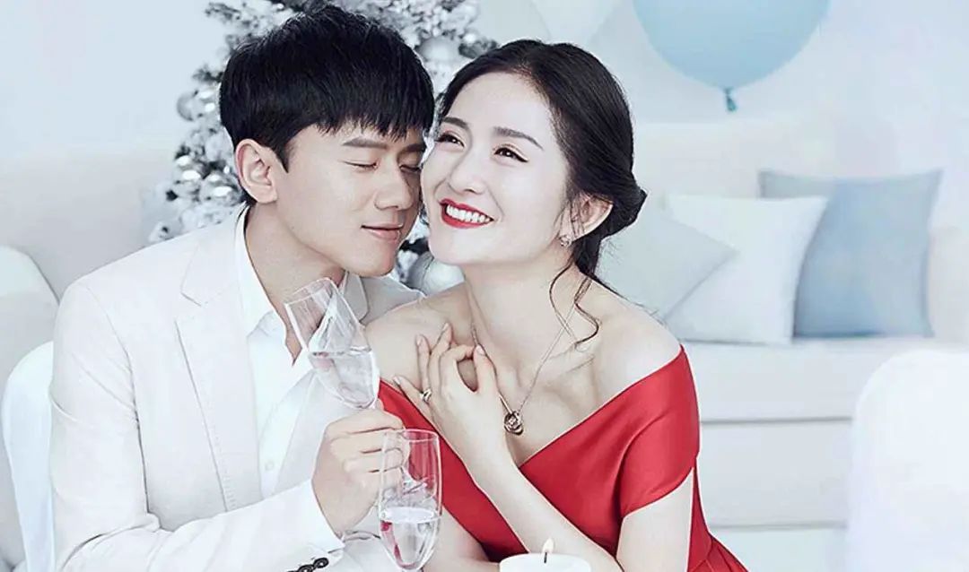 张杰和谢娜前几年的婚姻,张杰和谢娜公布恋情大家的看法