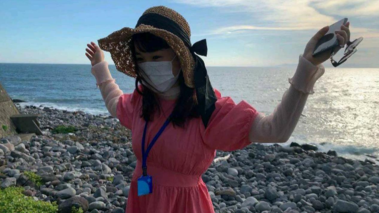 伊藤美诚着红裙亮相,伊藤美诚穿粉红色长裙