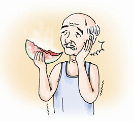 中老年牙齿保健,老年人经常牙齿痛怎么解决