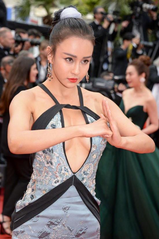 戛纳蹭红毯,戛纳红毯为什么地位这么高