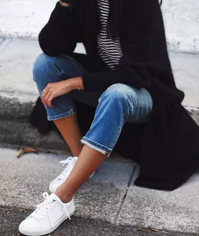 小白鞋发黄用什么可以擦掉,小白鞋发黄了找什么擦