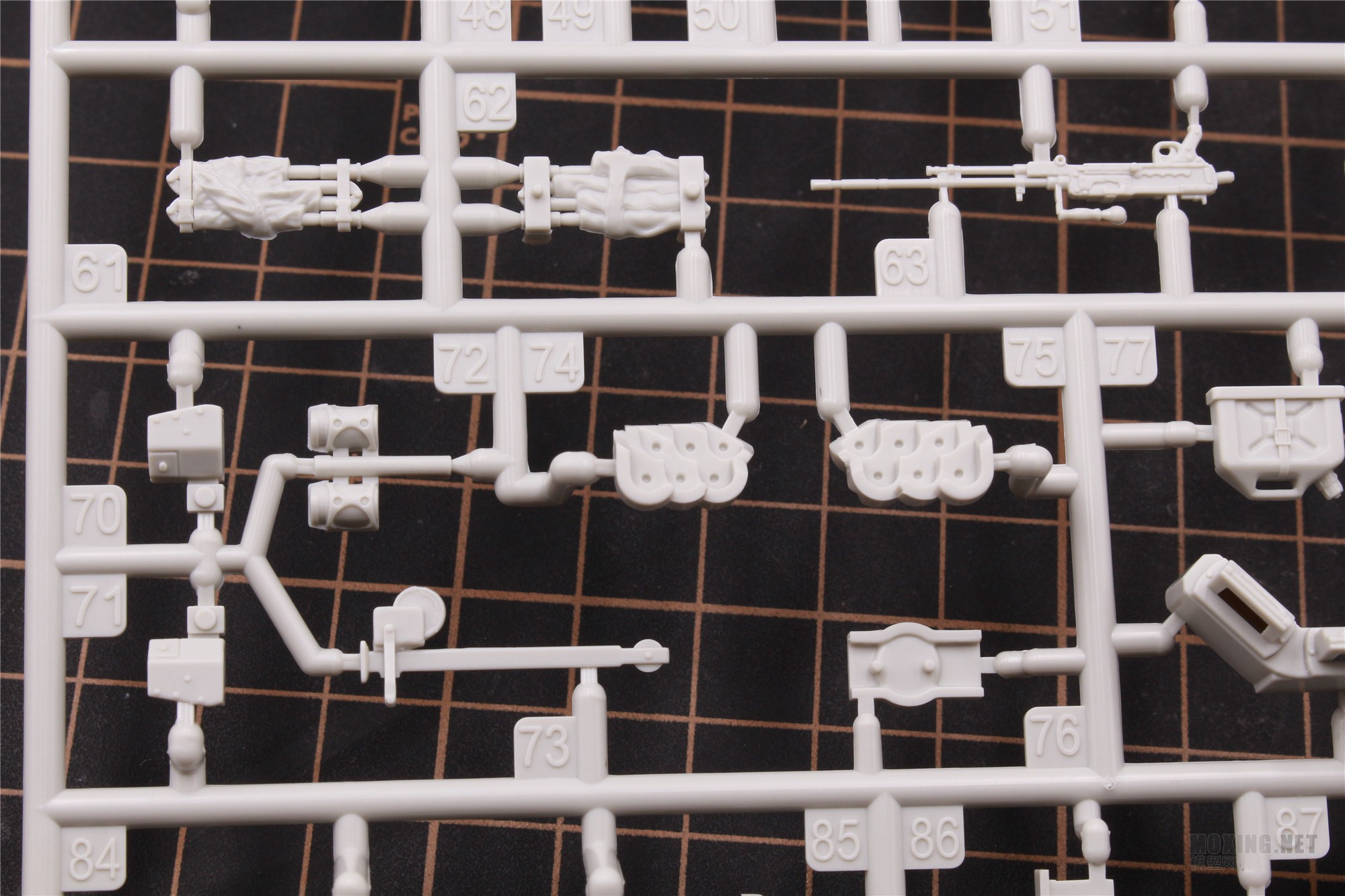 MENG,SS-018-1/35以色列“雌虎”重型装甲运输车-简介与开盒