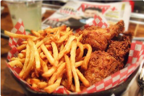 油炸食物里面油太多如何去除,油炸食物后的油怎么处理