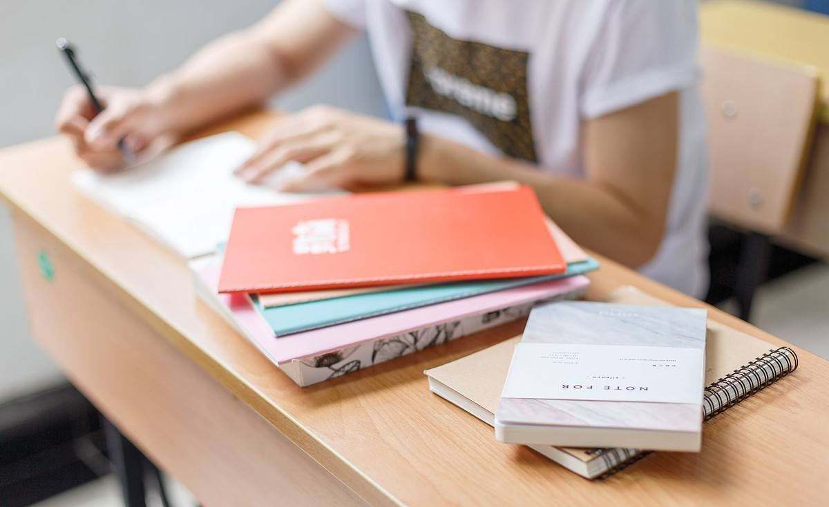 复试联系导师时发邮件主题怎么写,考研复试前怎么给导师发邮件