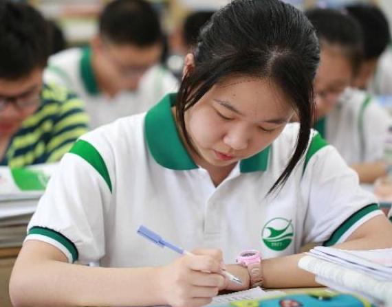 录取通知书被撕坏了能报名吗,录取通知书成废纸