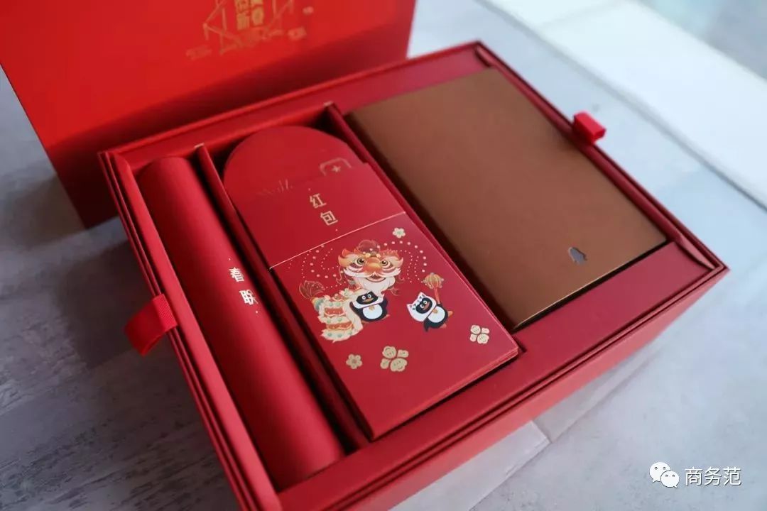 拆开之前收到的54个快递，每一份都让人感到美好