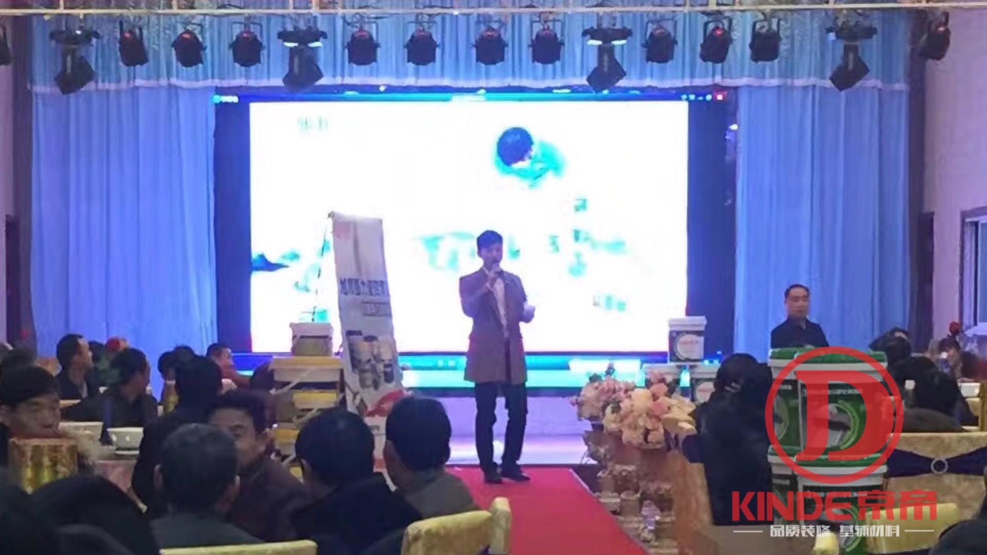 开店做瓷砖背胶进货渠道,什么生意投入小收益大