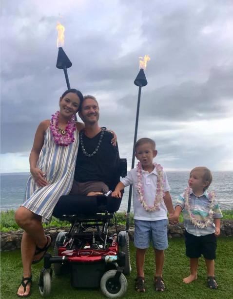 尼克胡哲是天生的残疾吗,尼克胡哲海豹人