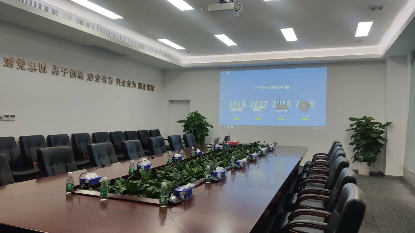 怎么将电脑无线投屏到大屏幕上,win10电脑怎么无线投屏到电视机