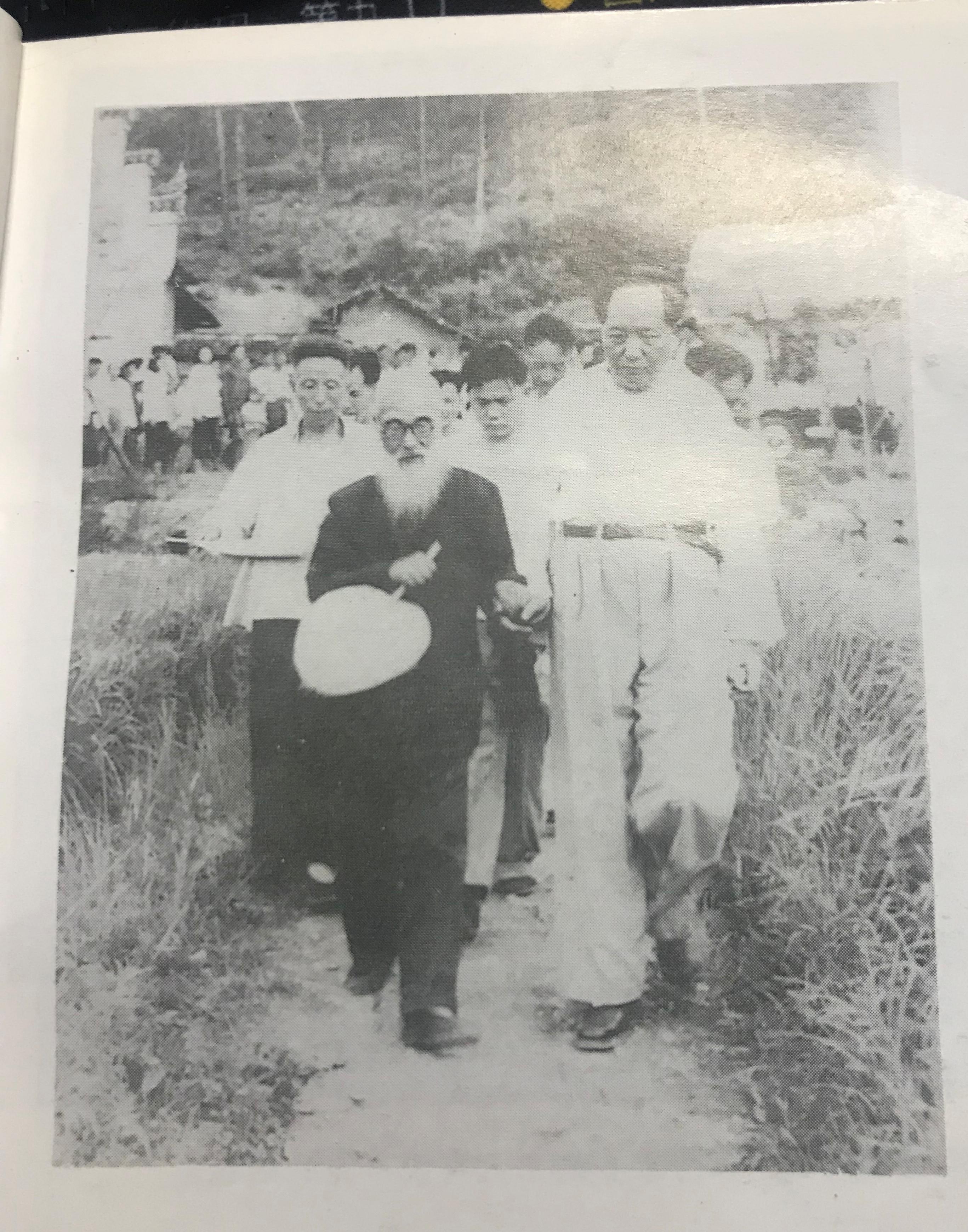 毛宇居请毛*东泽**为韶山小学题名,主席表示:叫韶山学校吧,好扩建