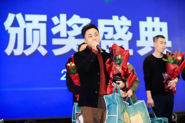 「年会回顾」“同心同行筑梦远航”麦丰装饰2020年度盛典