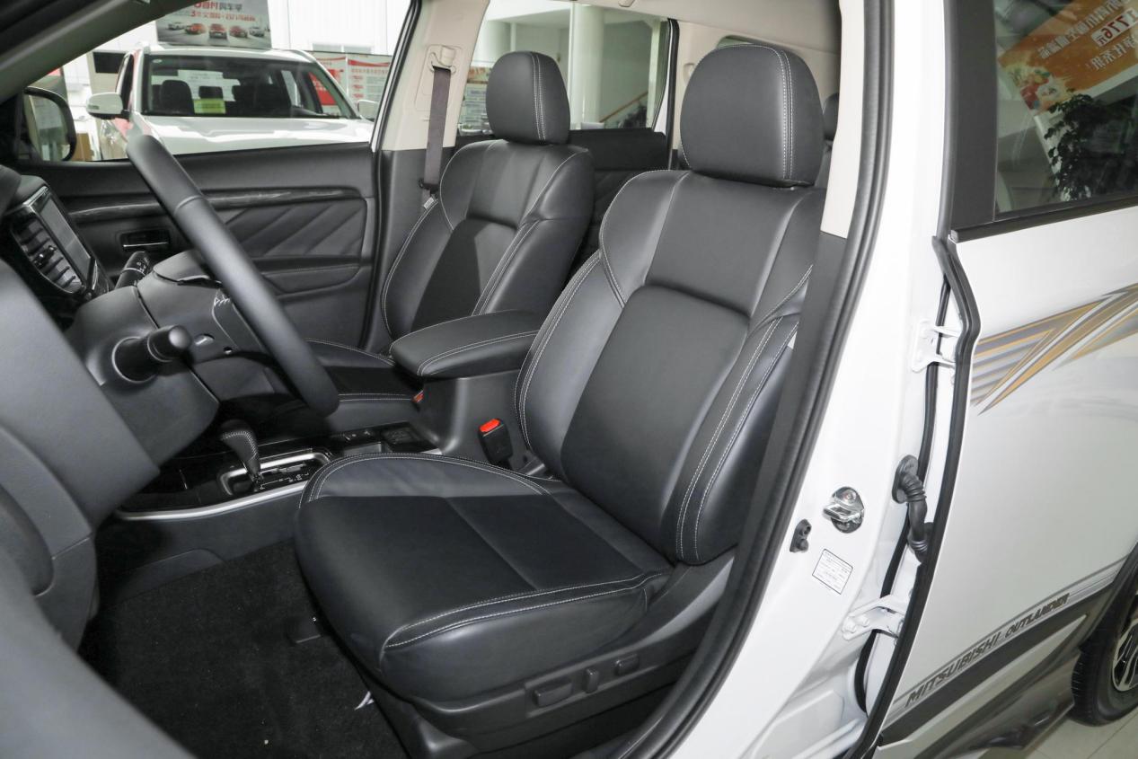 2022款全新欧蓝德2.5升四驱,21款欧蓝德两驱畅享5座