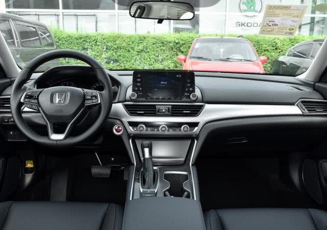 没买大众迈腾，全款裸车176800提本田雅阁，两万公里最低油耗5.9