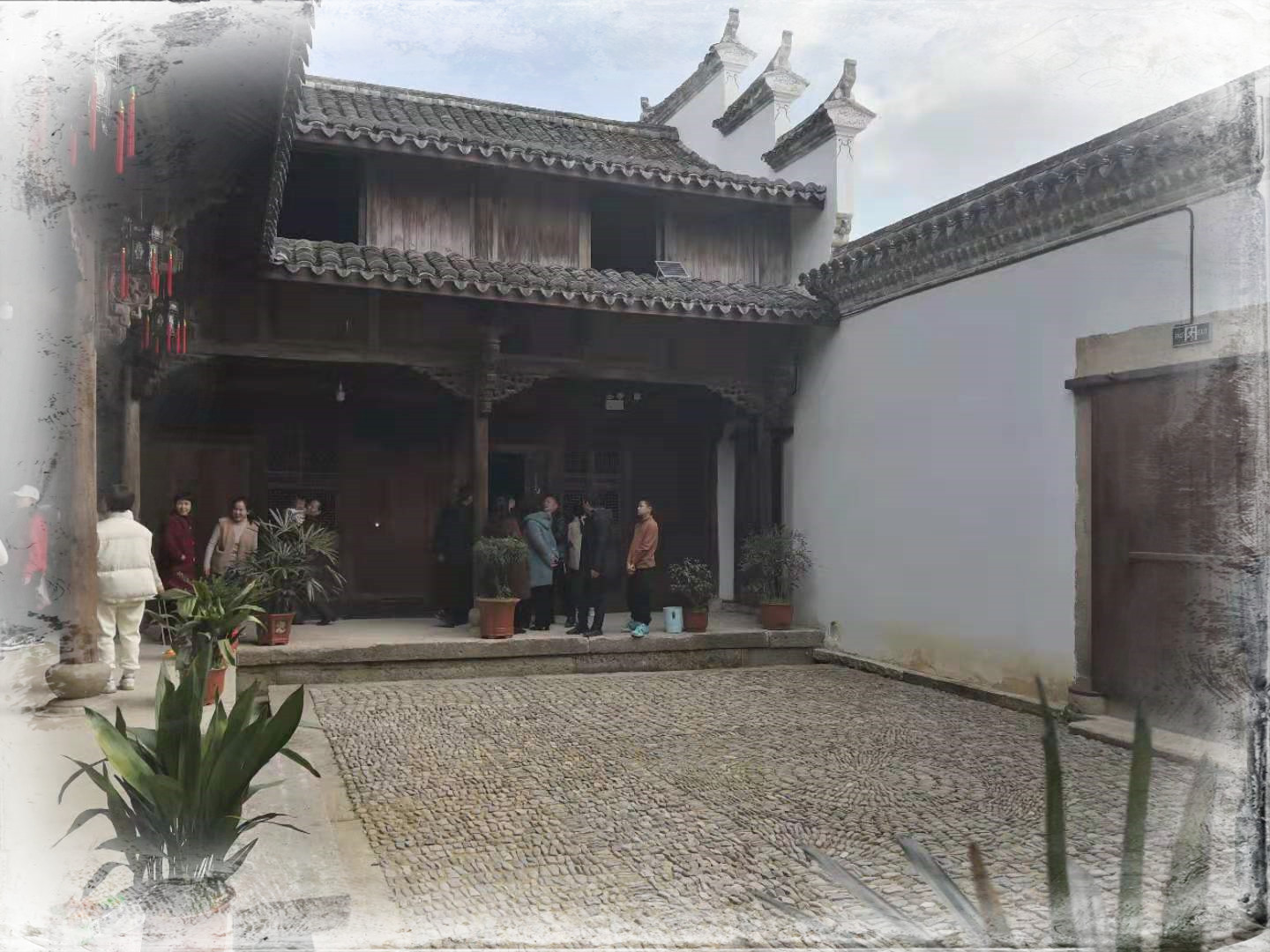 试解孙策出生地之谜：兼*公论**职人员回避制度