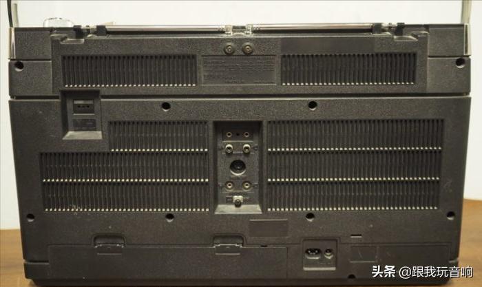 日立收音机2200,日立双卡录音机