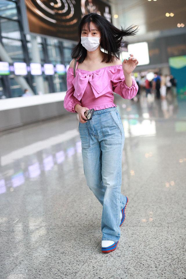 柳岩同款连衣裙蓝色蝴蝶结,40岁柳岩红色蝴蝶结