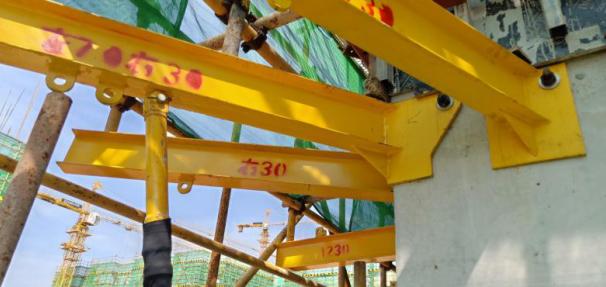 新型悬挑脚手架孔洞不漏水,新型悬挑脚手架如何预埋