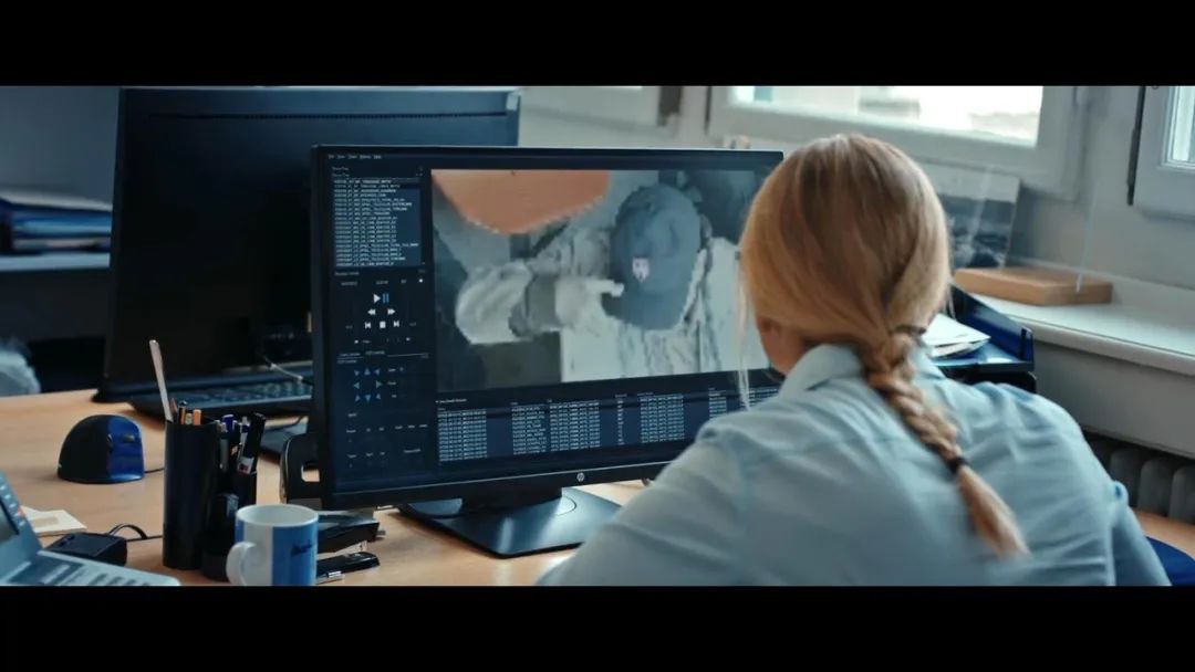 尺度爆表，这片连海报都打了马赛克