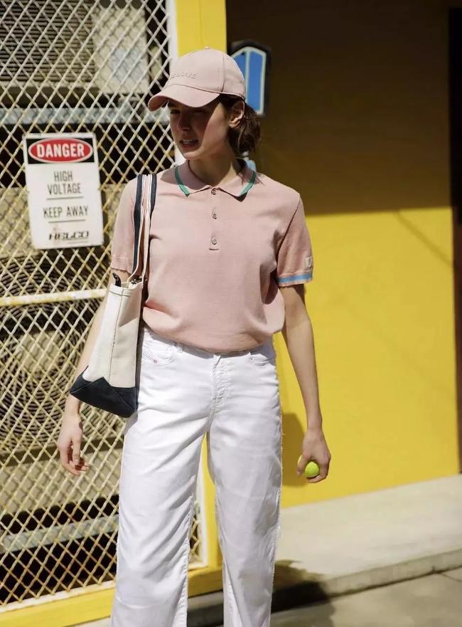 以前很嫌弃的校服现在怎么样了,为啥现在那么流行polo衫的视频