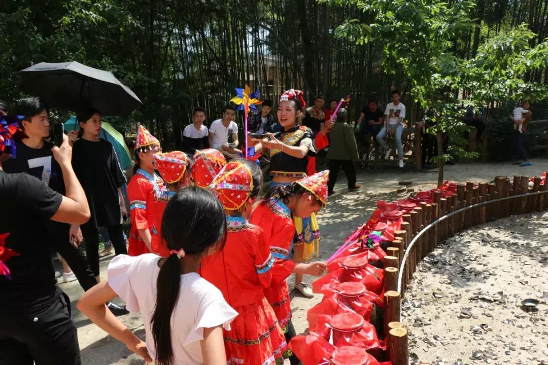 盛大招商丨十万宾朋齐聚安西田垅，百万商机闪现待握！