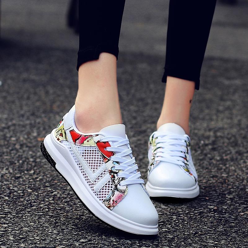 梅雨季穿什么鞋 (在香港穿什么鞋7月穿什么)