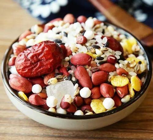 熬八宝粥放醋是不是熬得烂一点,熬八宝粥要放盐吗