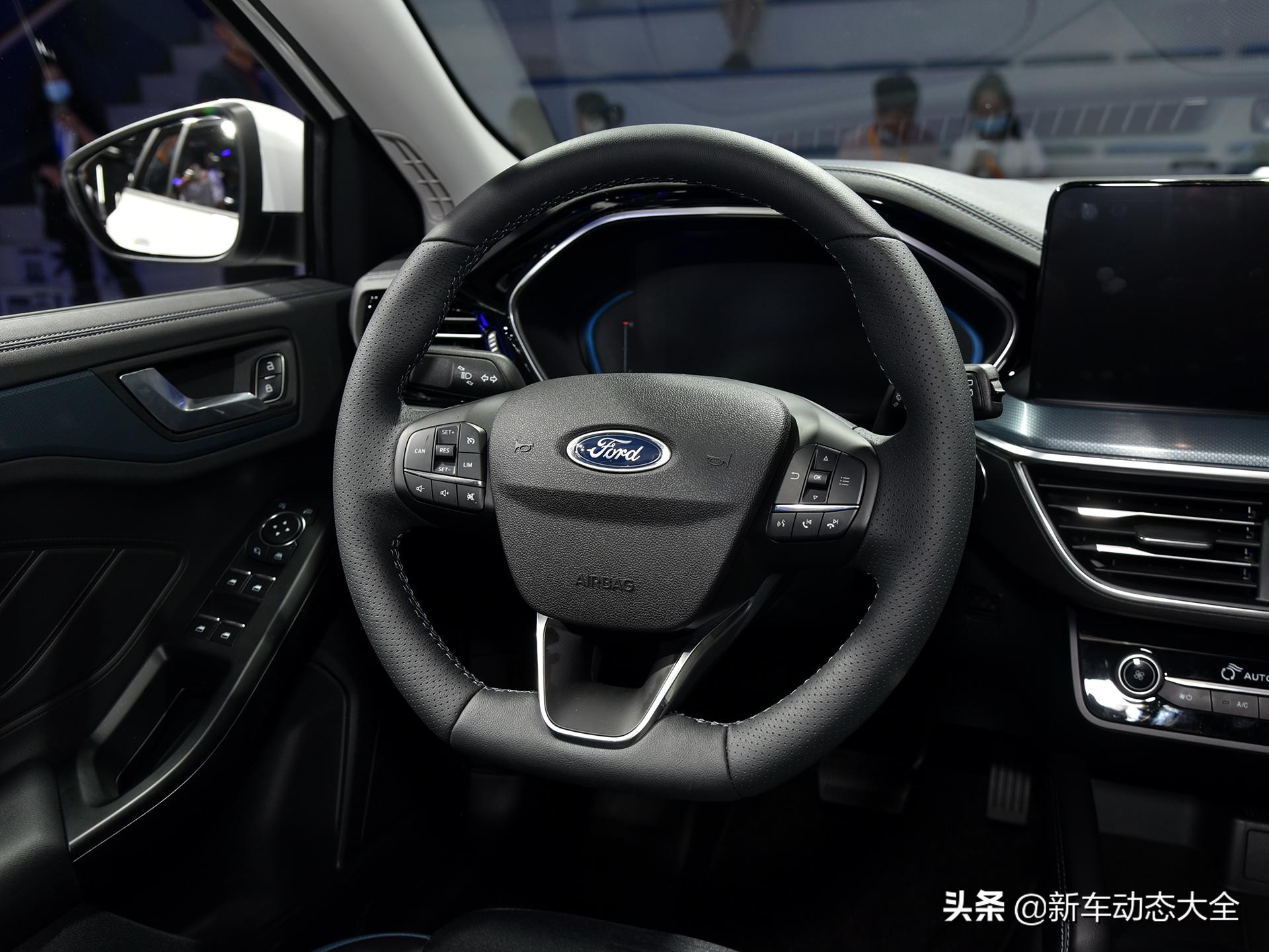 福克斯三缸174匹油耗,174马力发动机