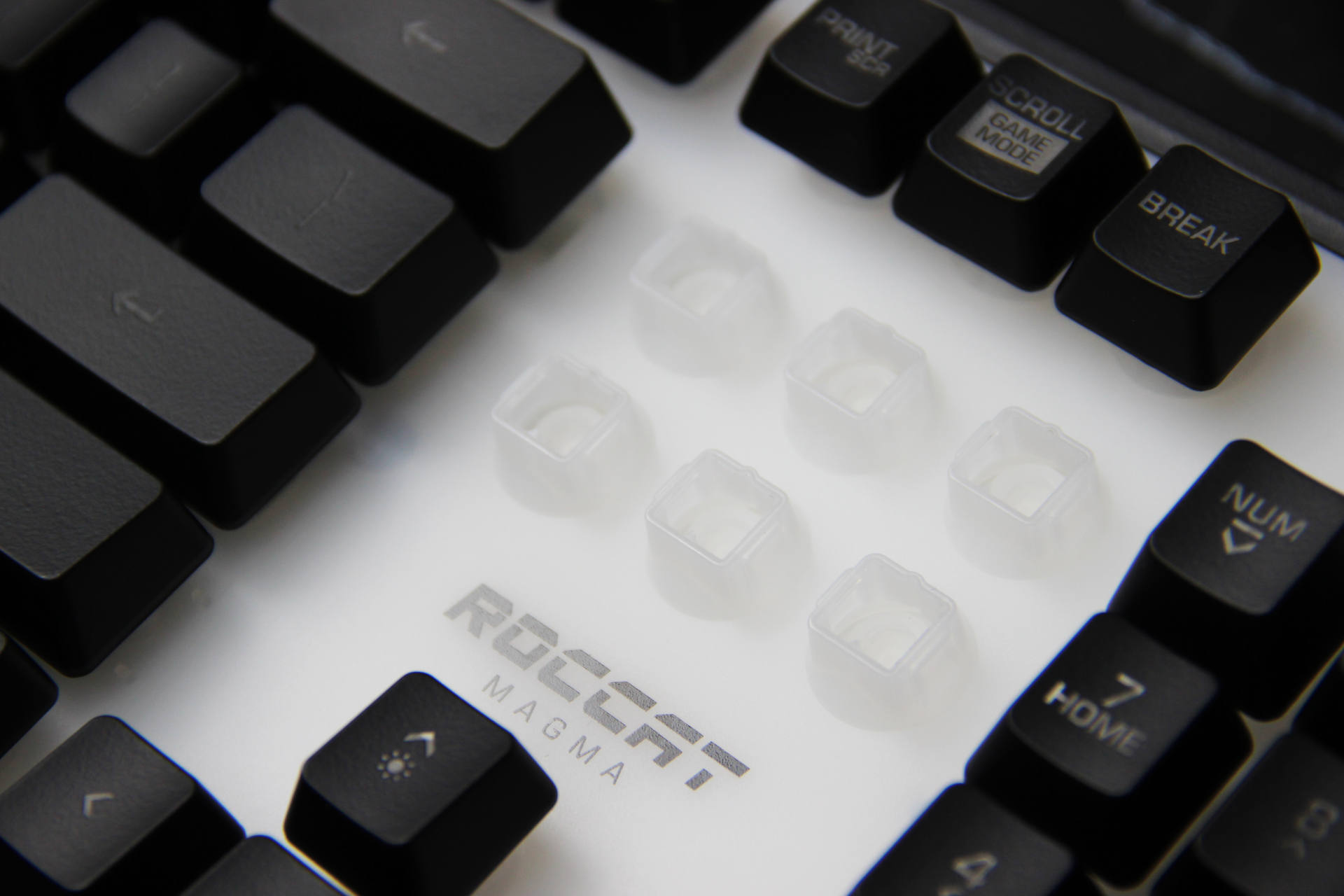 rgb键盘会出现个别不亮吗,rgb键盘有一个灯不一样怎么办