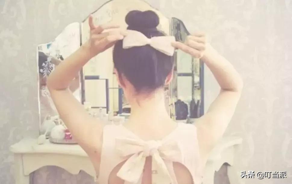 女儿上学很在意打扮怎么教育,女儿特别喜欢打扮怎么办