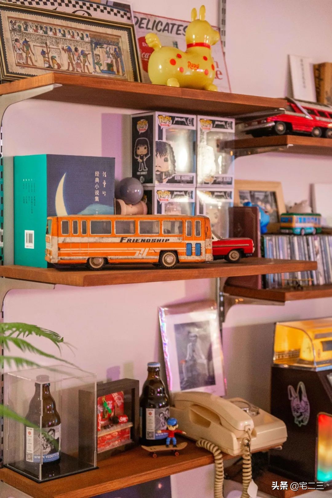 霓虹灯下，他们的“摇滚之家”