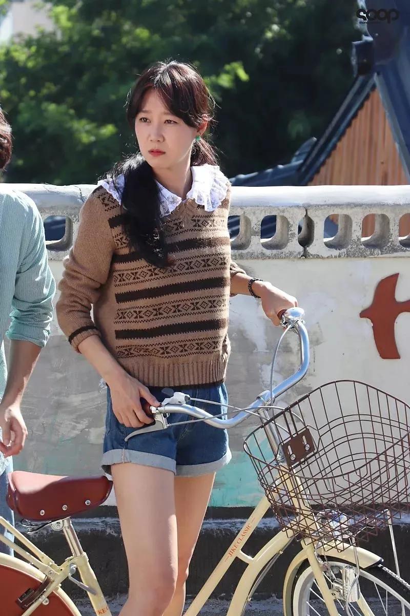 古力娜扎深v蓝色礼服和鞠婧祎,娜扎和鞠婧祎