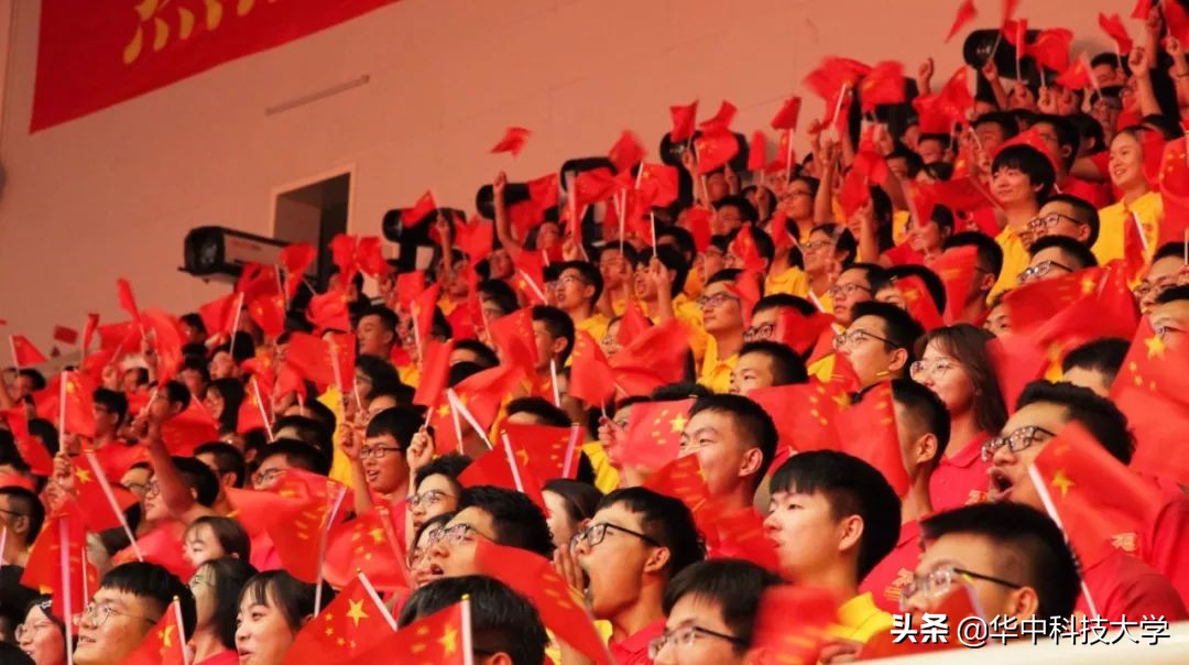 燃爆了！华中科技大学用“宇宙最强音”为祖国打CALL