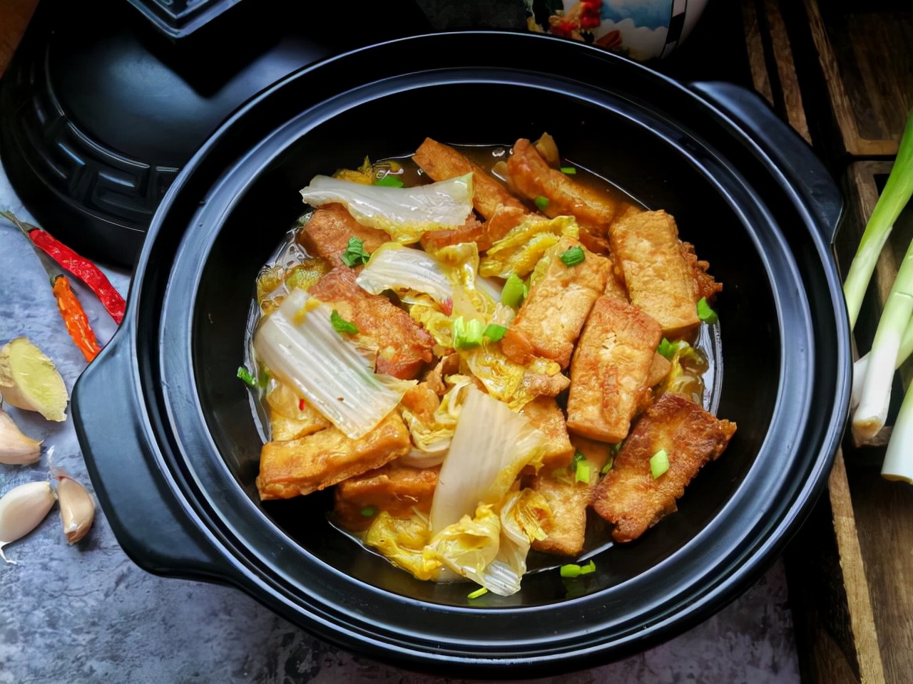 冬季干燥吃什么降火最快,冬季天气干燥上火吃什么水果降火