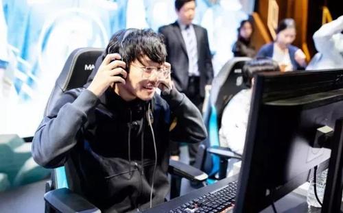 LOL：赚钱的机会来了？宁王新女友放言，愿花10W求一身清白