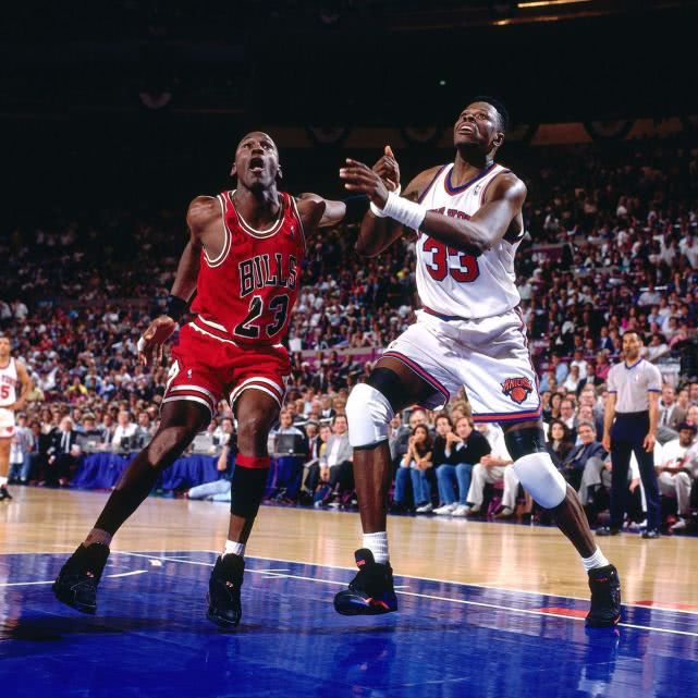 乔丹拿球全场嘘声,乔丹总决赛狂砍55分创个人纪录