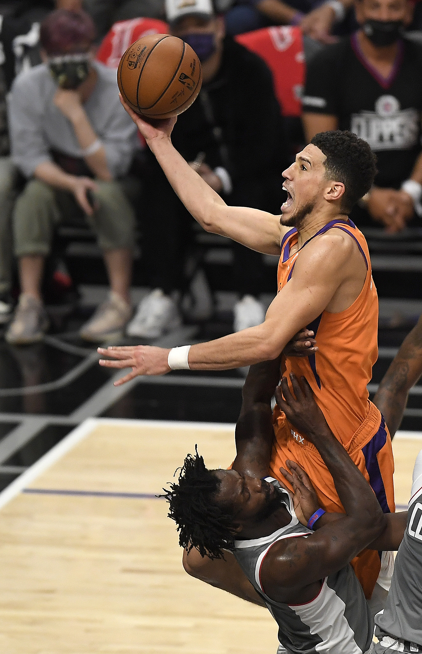 詹姆斯今日高光瞬间,詹姆斯高光时刻回顾