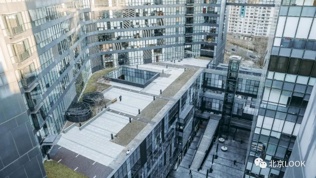 soho极简小办公室,soho北京总部设计