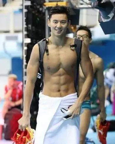 中国男足为什么踢不进世界杯,为什么中国男足踢不过日本韩国