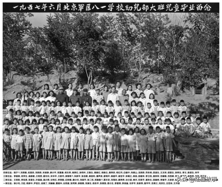 我的母校留下了太多童年的回忆,我的母校承载我们十年的青春