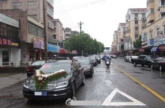 大众辉腾接亲笑话,辉腾当婚车接亲