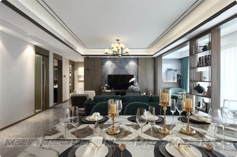 有钱人看不上眼的横厅，在他这里却变成了贵气的中式宫廷