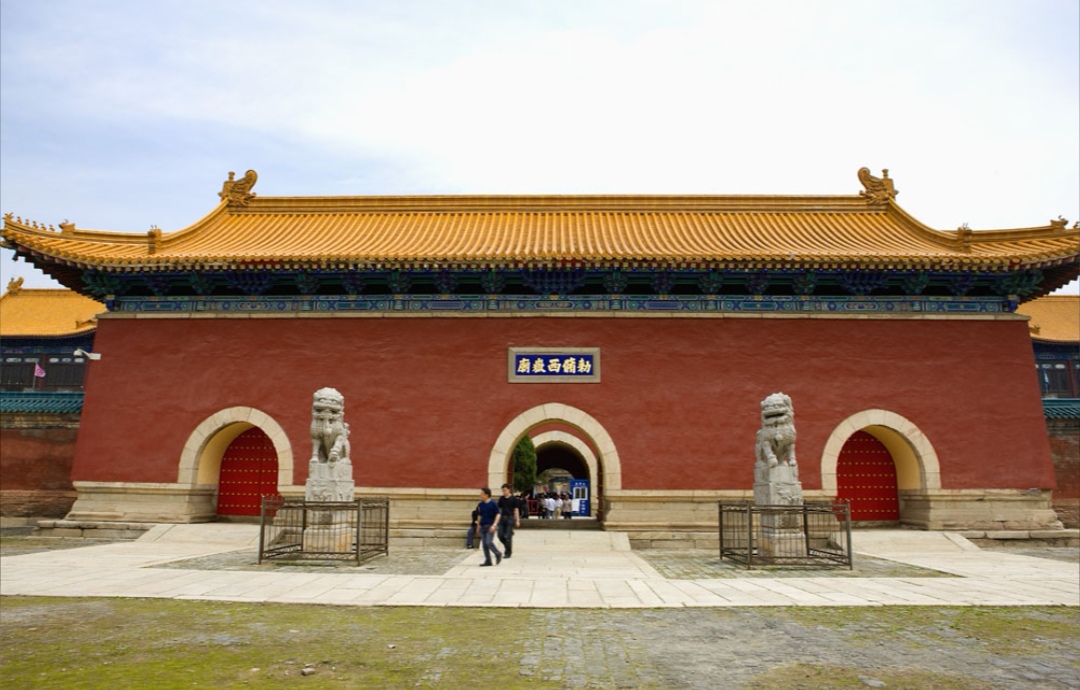 华山脚下的西岳庙,华阴华山之巅